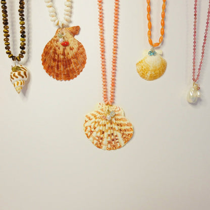 Key West seashell jewelry class. Learn to make a custom necklace.