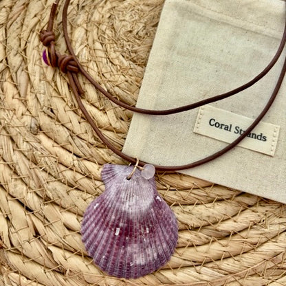 Purple fan shell pendant with rose quartz close-up