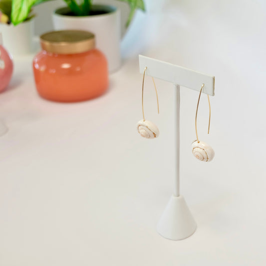 Elegant sea shell threader earrings in 14k gold filled, showcasing natural shells. Ideal for beach lovers and jewelry enthusiasts.